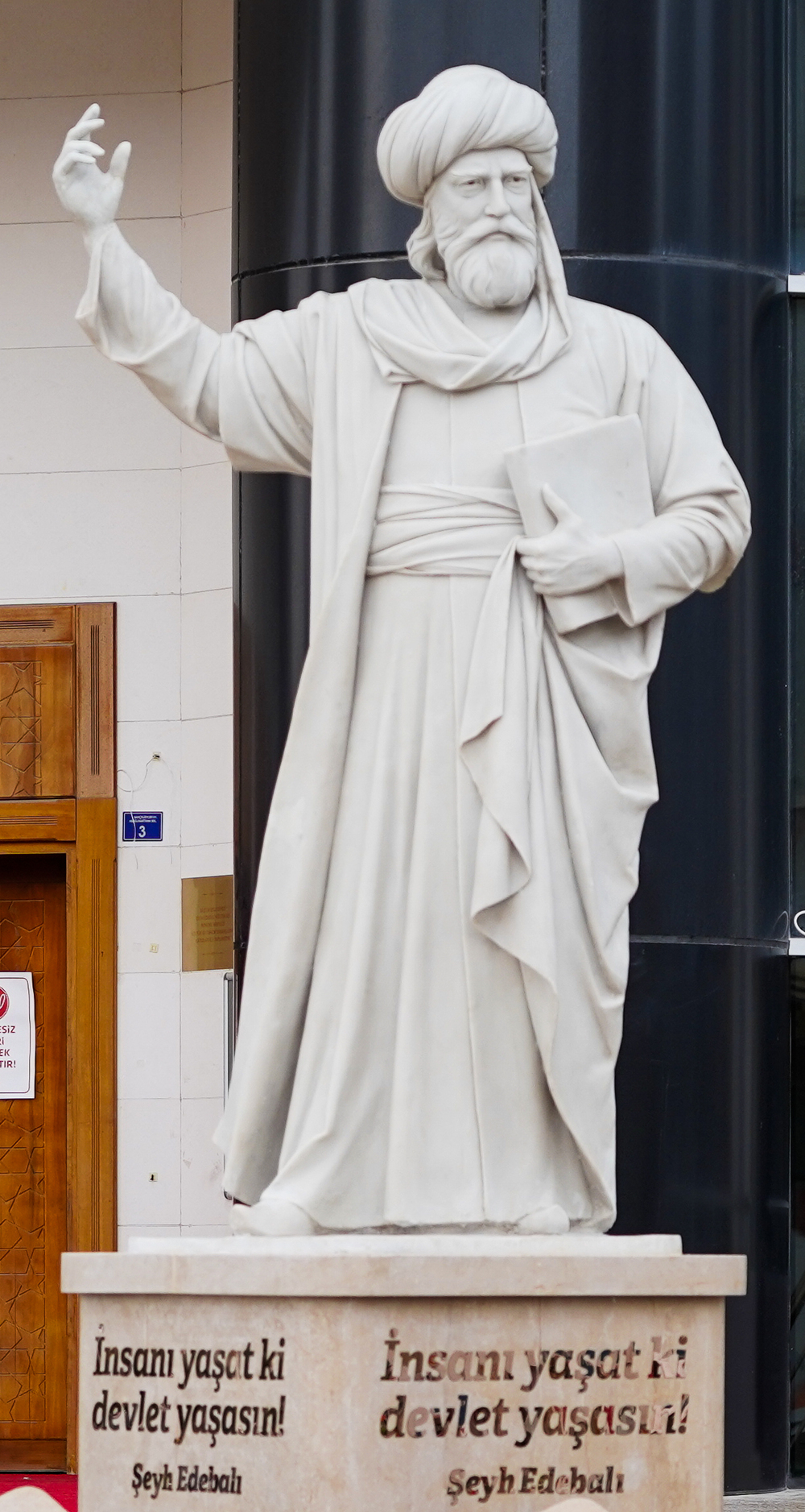 Bilecik'teki Şeyh Edebali ve Kayı anıtı