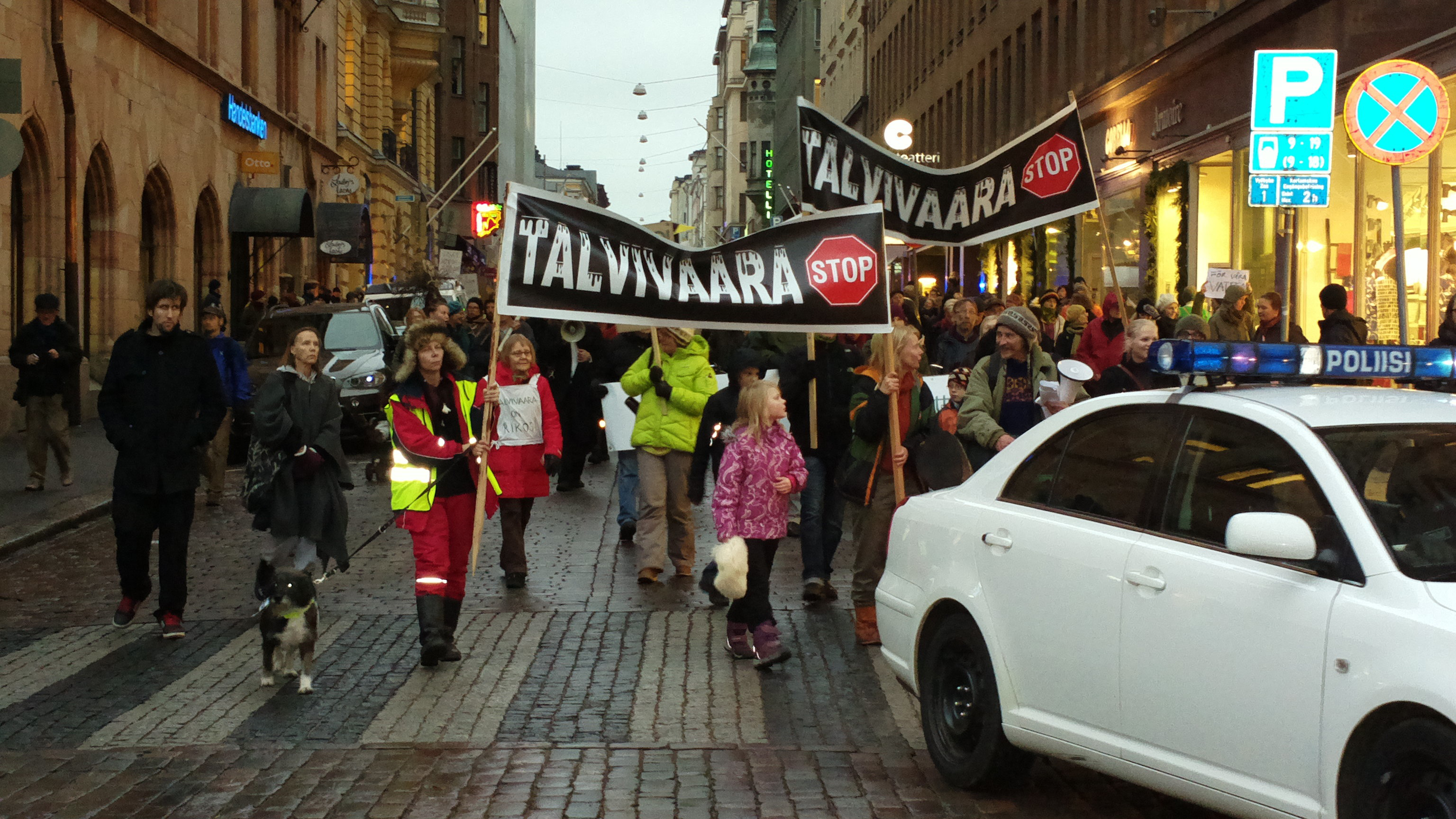 Talvivaara madeninin kapatılması istemiyle yapılan Helsinki’deki protesto gösterileri